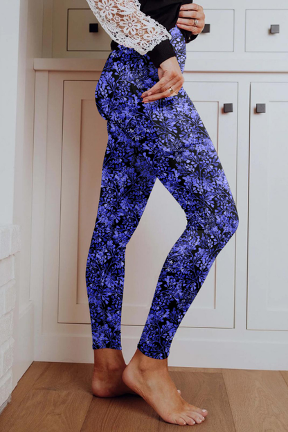 Serene lavender twilight Leggings with pastel purple tones.