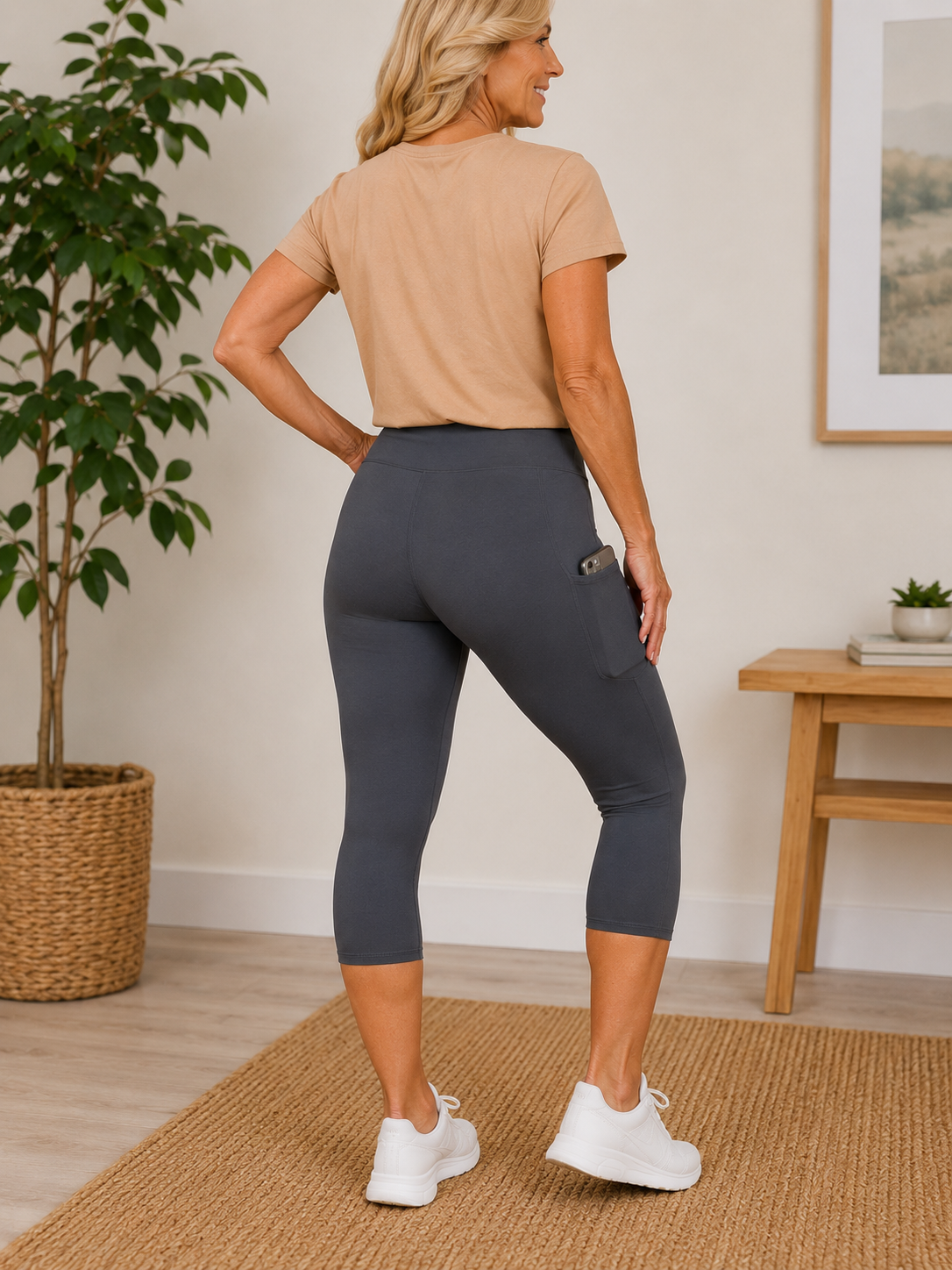 #color_Solid_Black_Capri_with_Pockets
